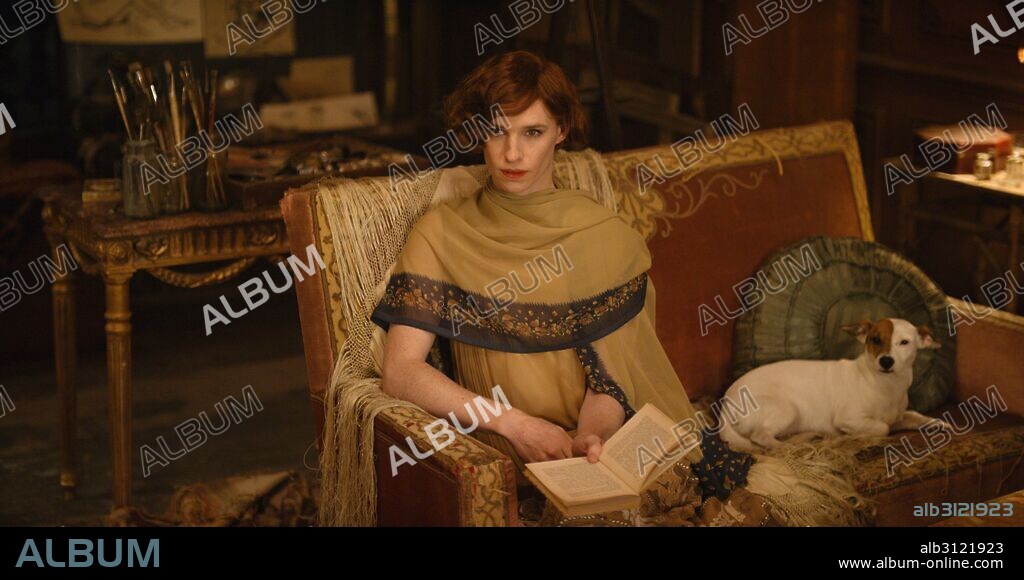 EDDIE REDMAYNE en LA CHICA DANESA, 2015 (THE DANISH GIRL), dirigida por TOM HOOPER. Copyright ARTEMIS PROD/PRETTY PICTURES/REVISION PICTURES/WORKING TITLE.
