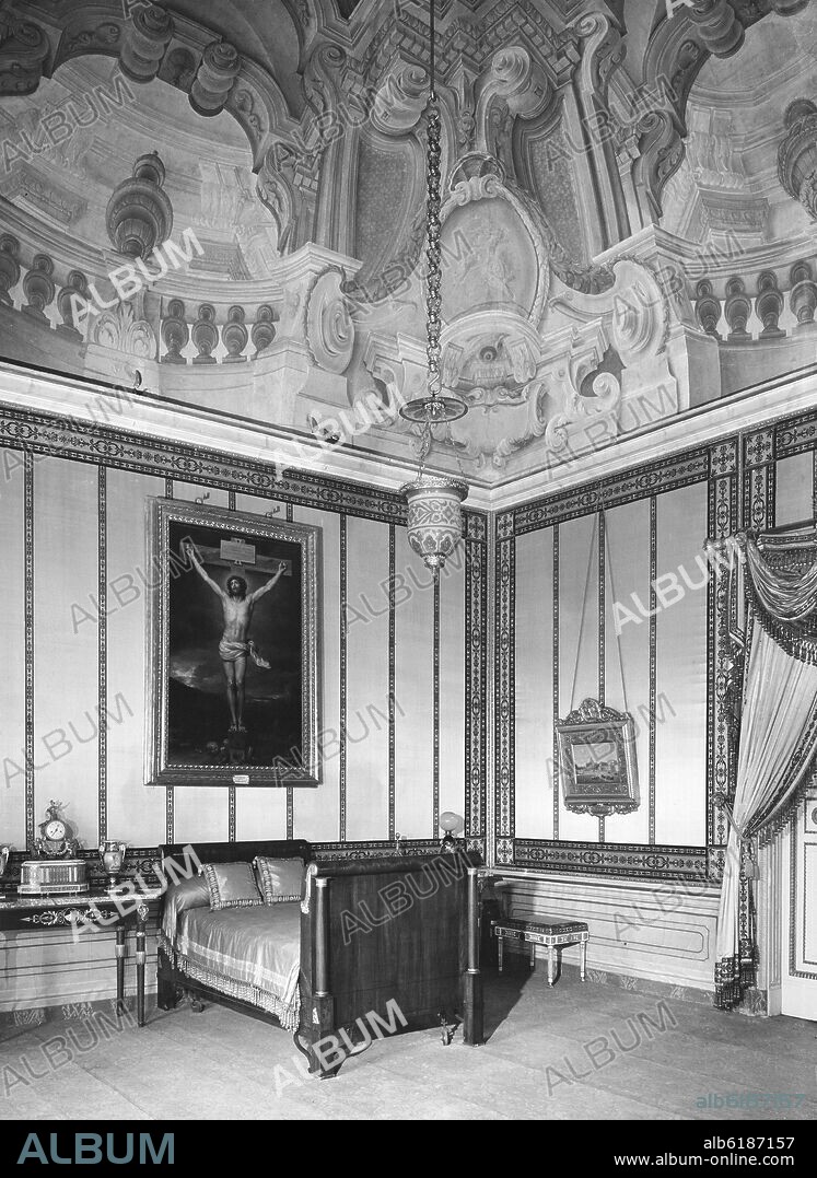 DORMITORIO DE FERNANDO VII AMUEBLADO AL ESTILO IMPERIO - PALACIO REAL DE ARANJUEZ -  FOTOGRAFIA EN BLANCO Y NEGRO - AÑOS 60.