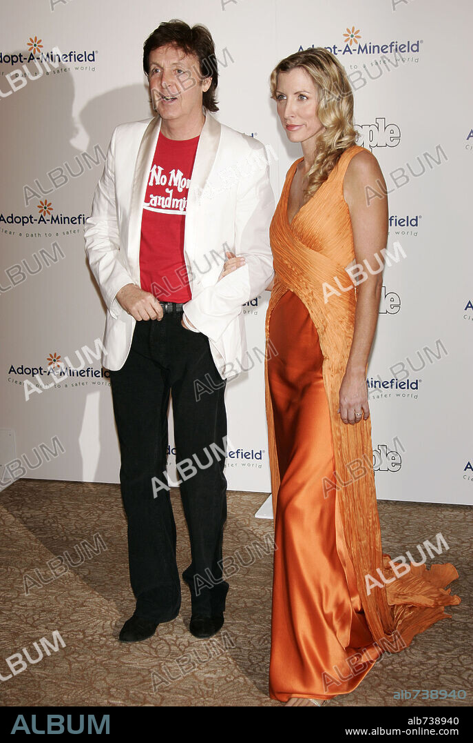 Nov 15, 2005; Beverly Hills, California, USA; Musician SIR PAUL McCARTNEY & wife HEATHER MILLS at the 5th Annual Adopt-A-Minefield Gala held at the Beverly Hilton Hotel. Mandatory Credit: Photo by Lisa O'Connor / ZUMA Press. (©) Copyright 2005 by Lisa O'Connor. 15/11/2005
