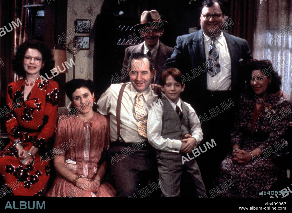 DÍAS DE RADIO, 1987 (RADIO DAYS), dirigida por WOODY ALLEN. Copyright ORION PICTURES.