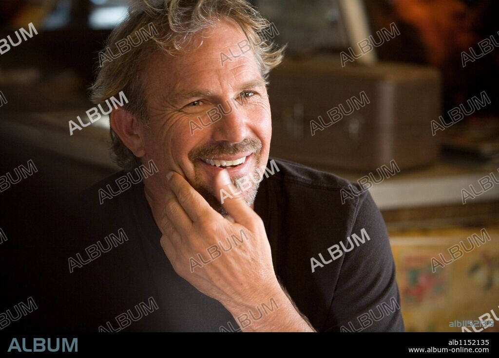 KEVIN COSTNER in SWING VOTE, 2008, directed by JOSHUA MICHAEL STERN. Copyright TREEHOUSE FILMS/G&M FILMS/1821 PICTURES/RADAS PICTURES.