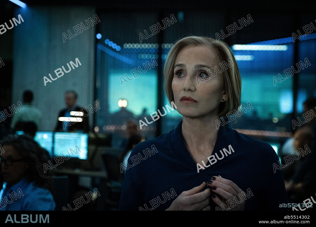 KRISTIN SCOTT THOMAS in SLOW HORSES, 2022, unter der Regie von JAMES HAWES. Copyright See-Saw Films / Pretty Pictures.
