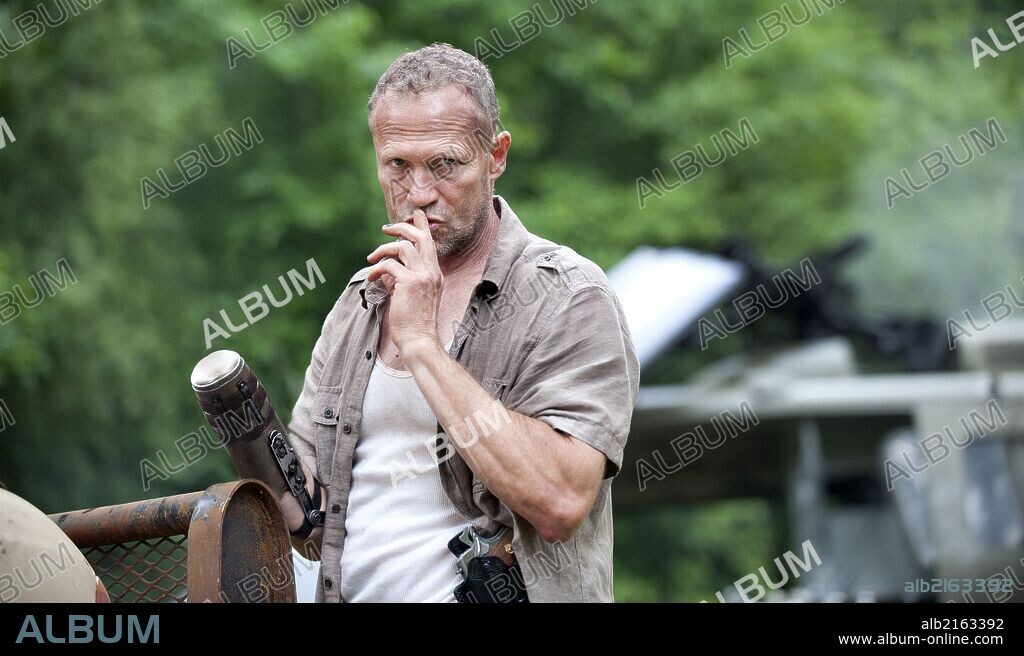 MICHAEL ROOKER in THE WALKING DEAD, 2010, directed by FRANK DARABONT. Copyright DARKWOODS PRODUCTIONS.