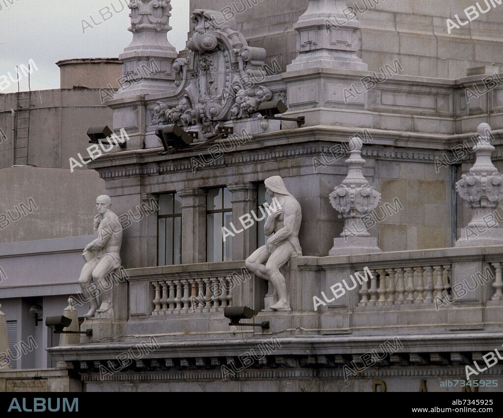 QUINTIN DE LA TORRE (1877-1966). ESCULTURAS DE LA FACHADA DEL EDIFICIO BANCO BILBAO EN LA CALLE ALCALA.