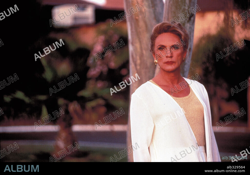 TERENCE STAMP in ADVENTURES OF PRISCILLA, QUEEN OF THE DESERT, THE, 1994, directed by STEPHAN ELLIOTT. Copyright POLYGRAM.