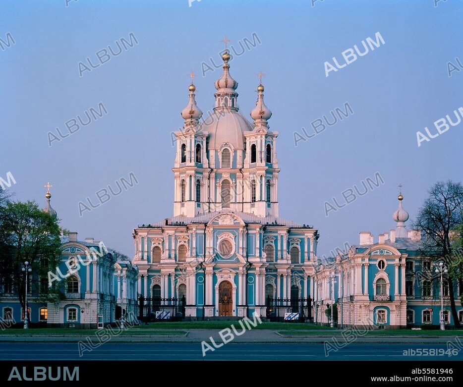 St. Petersburg, Auferstehungskathedrale des Smolnyj Kloster / Lichtstimmung ' weiße Nächte' © Florian Monheim Aufnahmeformat / Filmsize: 9 × 12 cm/4 × 5''.