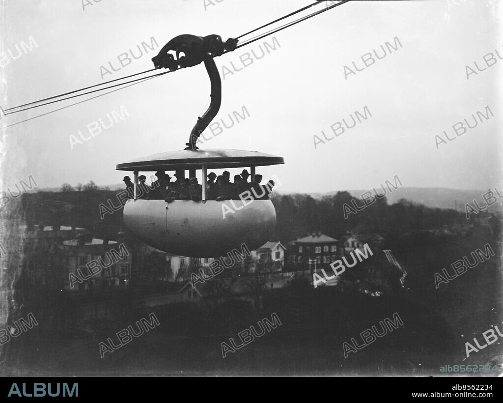 Linbanan mellan Liseberg och Jubileumsutställningen 1923-05-20 *** Local Caption *** Låda: Krep-Liseberg-2. KAMERAREPORTAGE.