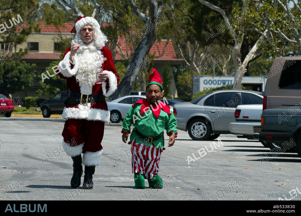 BILLY BOB THORNTON and TONY COX in BAD SANTA, 2003, directed by TERRY ZWIGOFF. Copyright DIMENSION FILMS.