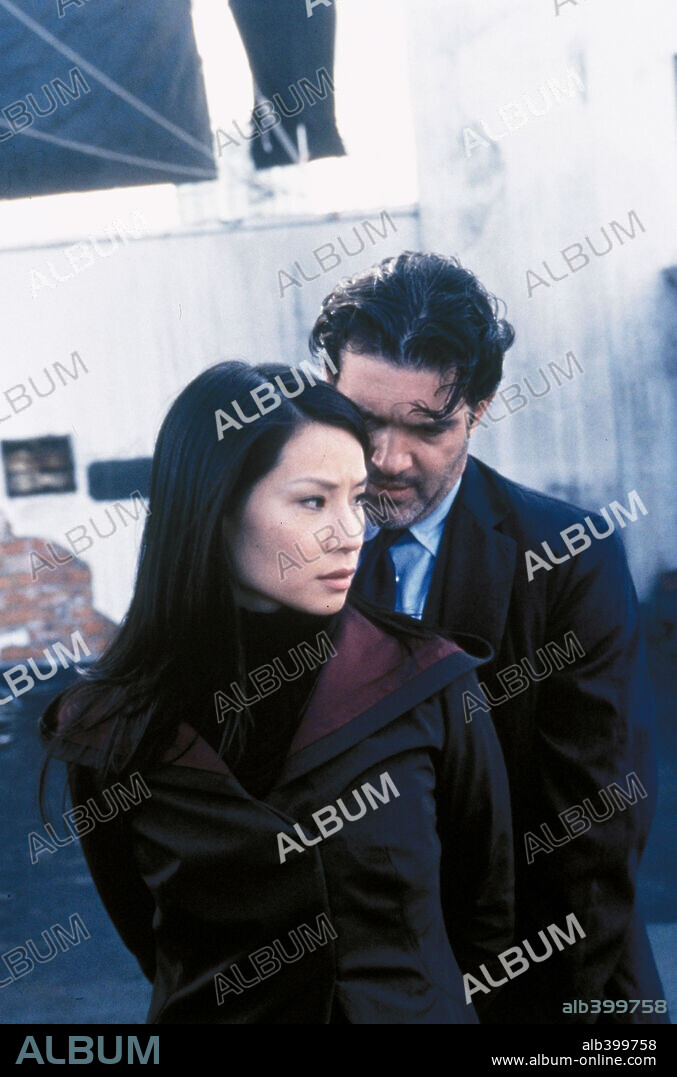 ANTONIO BANDERAS and LUCY LIU in BALLISTIC: ECKS VS. SEVER, 2002, directed by WYCH KAOSAYANANDA. Copyright CHRIS LEE PRODUCTIONS/DANTE ENTERTAINMENT/SUPERMEGA/FRANCHIS / MARKFIELD, ALAN.