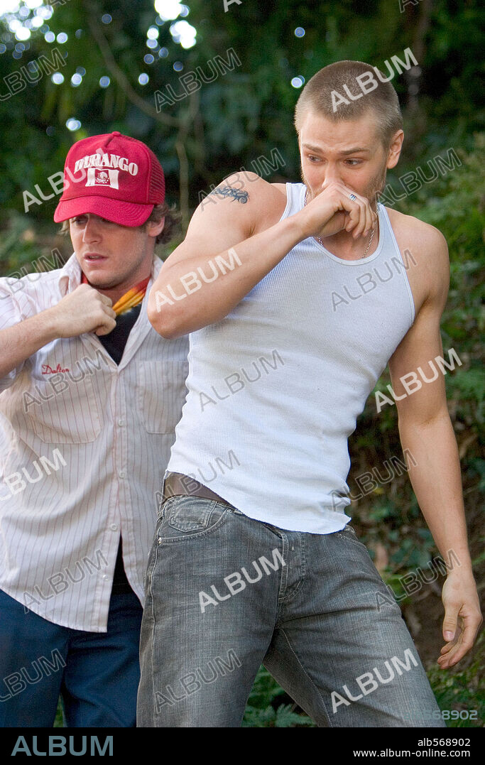 CHAD MICHAEL MURRAY und JON ABRAHAMS in HOUSE OF WAX, 2005, unter der Regie von JAUME COLLET-SERRA. Copyright WARNER BROS. / VALITUTTI, VINCE.