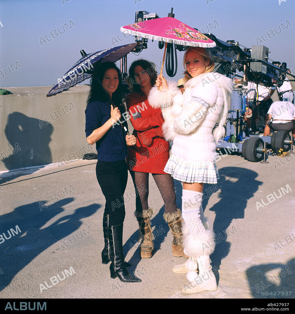 CAMERON DIAZ, DREW BARRYMORE and LUCY LIU in CHARLIE'S ANGELS: FULL THROTTLE, 2003, directed by MCG. Copyright COLUMBIA PICTURES / MICHAELS, DARREN.