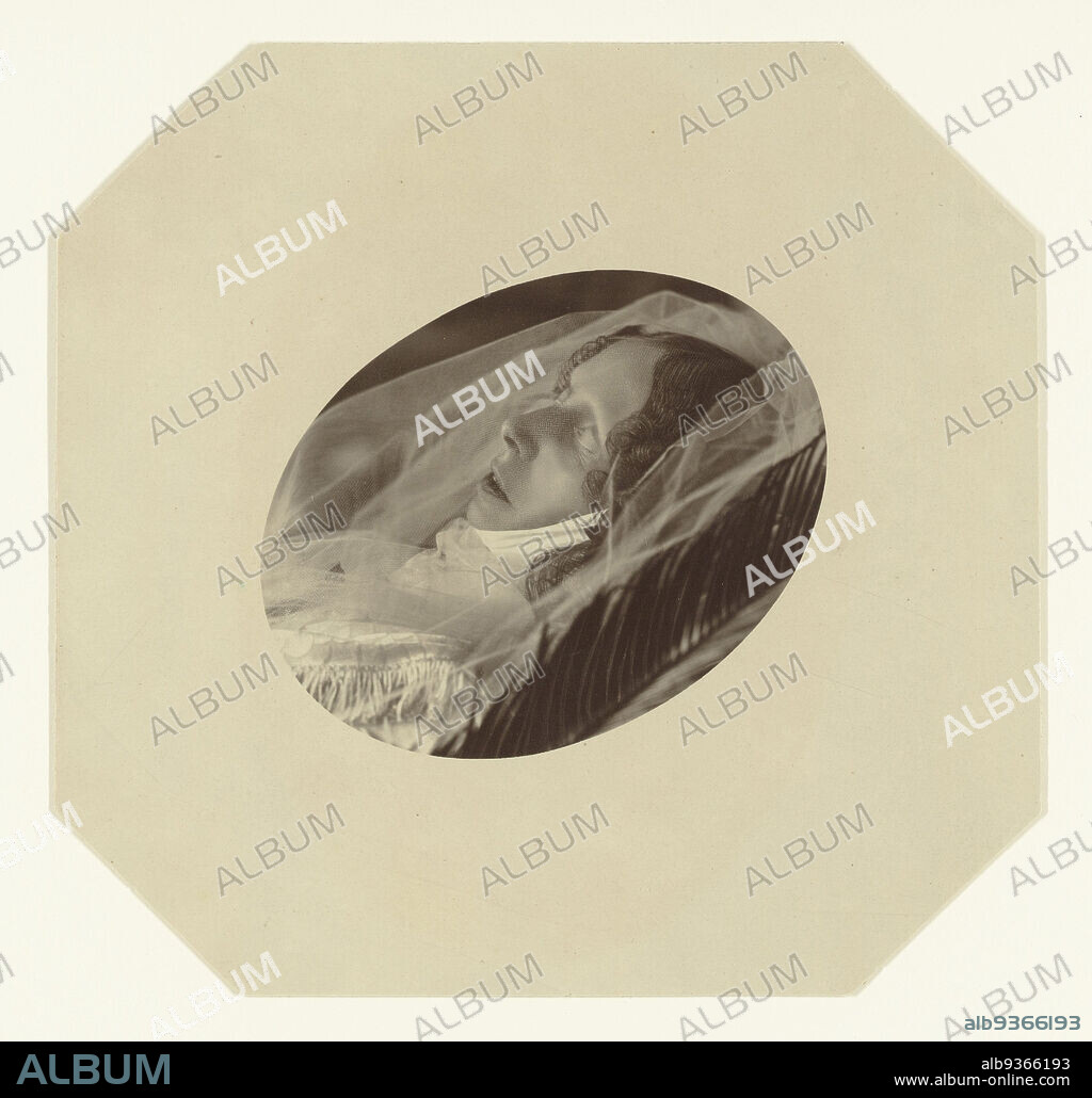 Oval post-mortem portrait Sophia Frederika Mathilda ('Sophie'), Queen of the Netherlands, De Lavieter & Co. (attributed to), Johannes Lodewijk de Lavieter, The Hague, 1877, paper, albumen print, height 117 mm × width 89 mmheight 190 mm × width 192 mm.