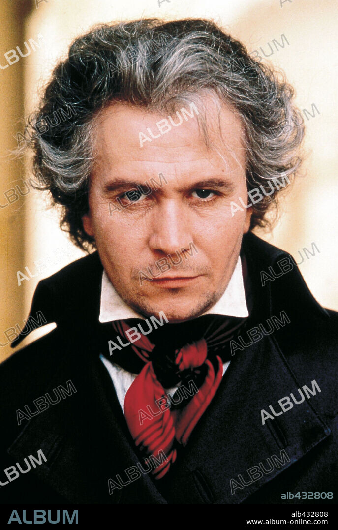 LUDWIG VAN BEETHOVEN y GARY OLDMAN. GARY OLDMAN en AMOR INMORTAL, 1994 (IMMORTAL BELOVED), dirigida por BERNARD ROSE. Copyright COLUMBIA PICTURES.