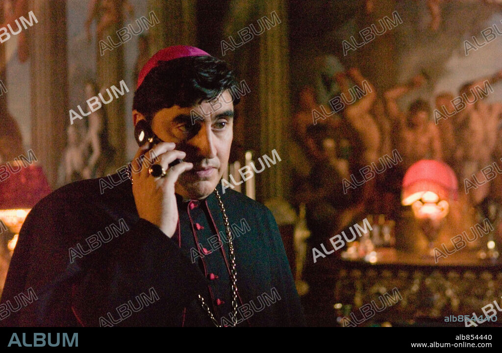 ALFRED MOLINA en EL CÓDIGO DA VINCI, 2006 (THE DA VINCI CODE), dirigida por RON HOWARD. Copyright COLUMBIA PICTURES / MEIN, SIMON.