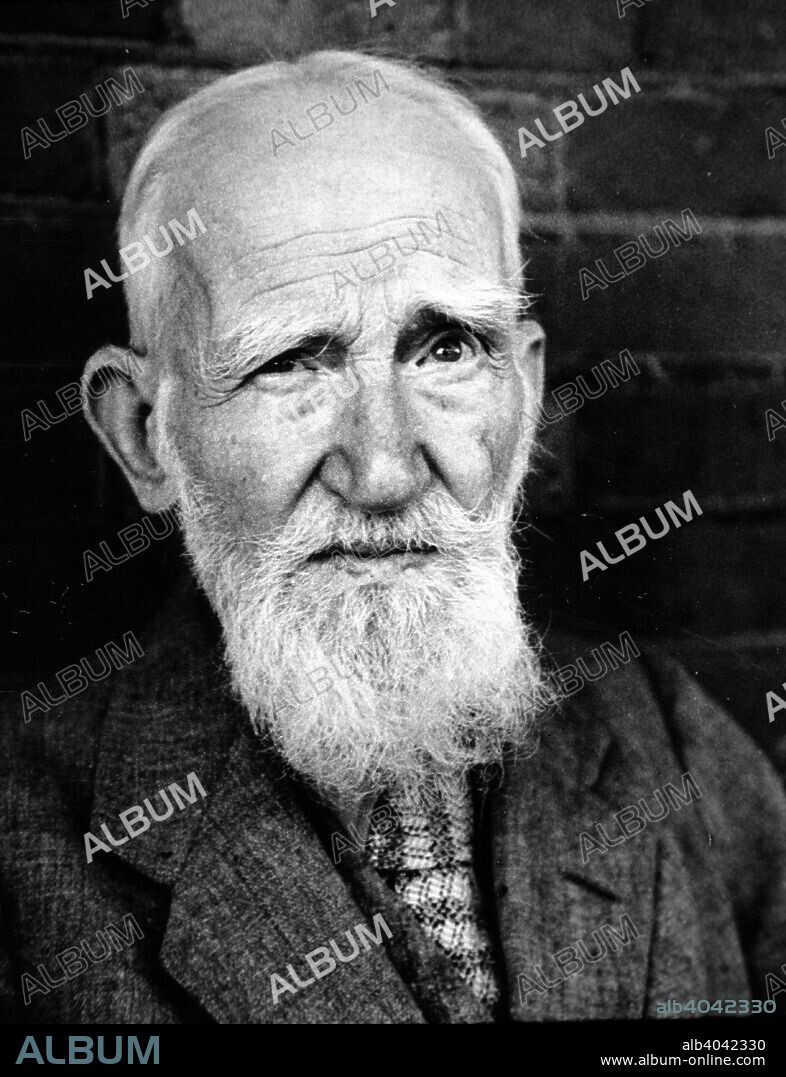 GEORGE BERNARD SHAW. DRAMATURGO Y POLEMISTA BRITANICO.1856-1950 AUTOR ENTRE OTRAS OBRAS DE  , CASA DE VIUDOS (1892), HOMBRE Y SUPERHOMBRE (1903) Y SANTA JUANA (1923).