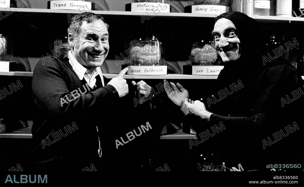 MARTY FELDMAN und MEL BROOKS in FRANKENSTEIN JUNIOR, 1974 (YOUNG FRANKENSTEIN), unter der Regie von MEL BROOKS. Copyright 20TH CENTURY FOX.