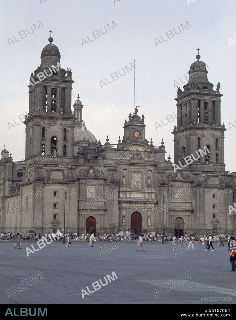 CLAUDIO DE ARCINIEGA (1520-1593). CATEDRAL METROPOLITANA-IGLESIA DEL SAGRARIO SITUADA EN LA PLAZA DE LA CONSTITUCION CONOCIDA COMO PLAZA DEL ZOCALO - FOTO AÑOS 90.