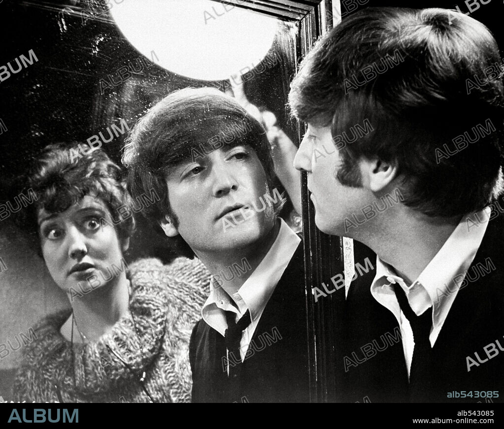 JOHN LENNON en QUE NOCHE LA DE AQUEL DIA!, 1964 (A HARD DAY'S NIGHT), dirigida por RICHARD LESTER. Copyright UNITED ARTISTS.