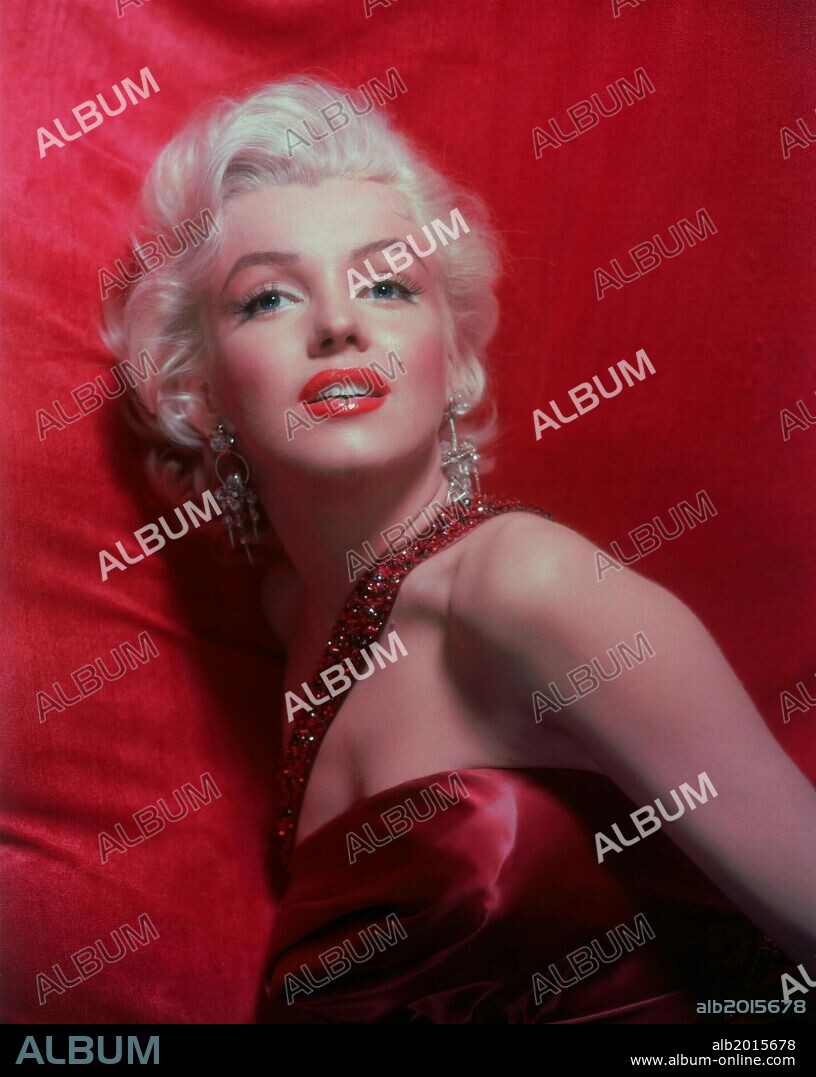 NORMA JEAN BAKER. MARILYN MONROE en CÓMO CASARSE CON UN MILLONARIO, 1953 (HOW TO MARRY A MILLIONAIRE), dirigida por JEAN NEGULESCO. Copyright 20TH CENTURY FOX.
