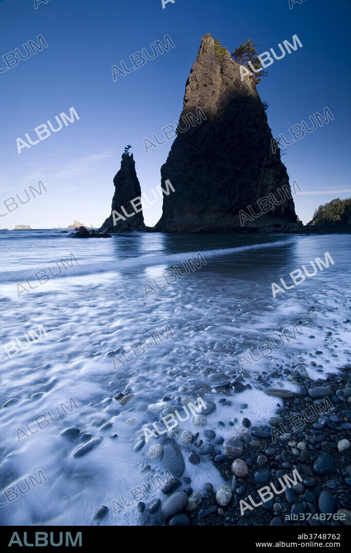 Rialto Beach, Olympic National Park, UNESCO World Heritage Site, Washington State, United States of America, North America.