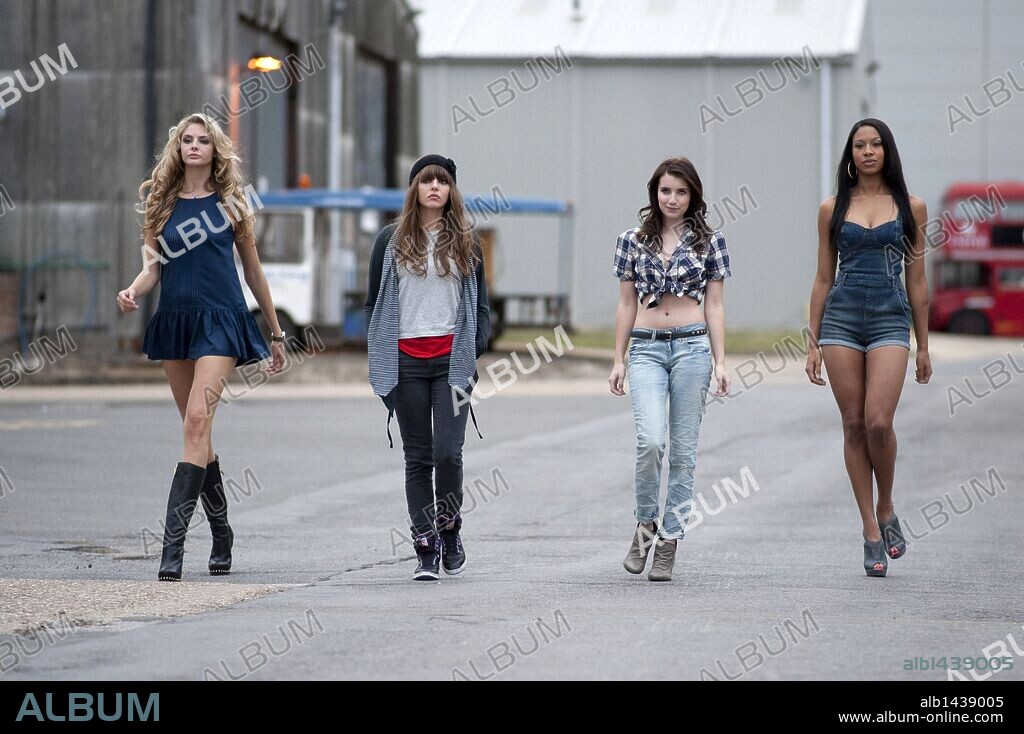 EMMA ROBERTS, OPHELIA LOVIBOND, SHANIKA WARREN-MARKLAND and TAMSIN EGERTON in 4.3.2.1., 2010, directed by MARK DAVIS and NOEL CLARKE. Copyright RETRO-JUICE PRODUCTIONS.