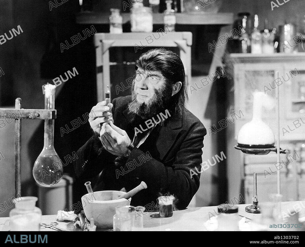 BELA LUGOSI in THE APE MAN, 1943, directed by WILLIAM BEAUDINE. Copyright BANNER PRODUCTIONS/MONOGRAM PICTURES.