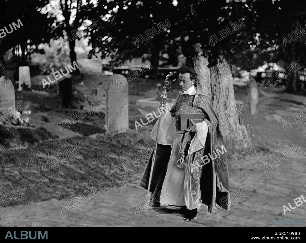 ARKIV 1936 . Erling Eidem (1880-1972), ärkebiskop 1931-1950 i predikstolen i Uppsala.. Erling Eidem, Swedish archbishop.. Foto: TT / Kod 1900.