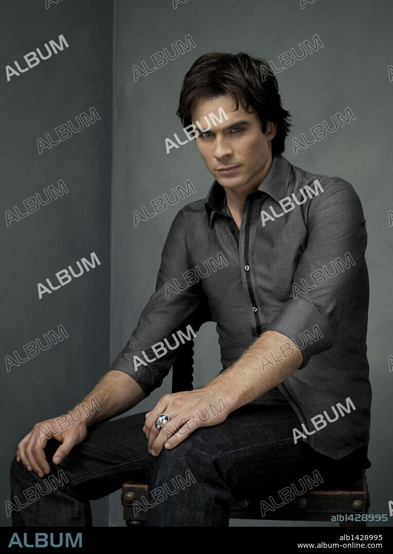 IAN SOMERHALDER in THE VAMPIRE DIARIES, 2009. Copyright ALLOY ENTERTAINMENT/CBS TELEVISION/OUTERBANKS/WARNER BROSS.