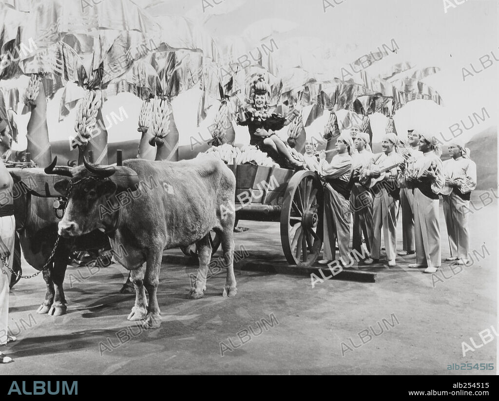 CARMEN MIRANDA in THE GANG'S ALL HERE, 1943 (GANG'S ALL HERE, THE [1943]), directed by BUSBY BERKELEY. Copyright 20TH CENTURY FOX.