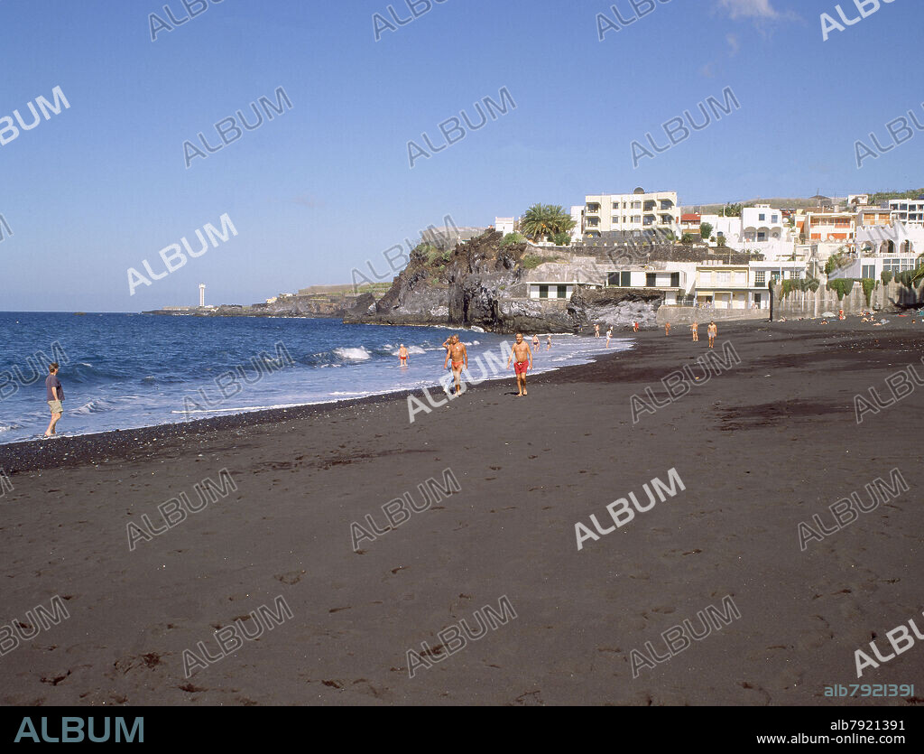 PLAYA DE PUERTO NAOS - VISTA DEL PUERTO A LO LEJOS - FOTO AÑOS 90.