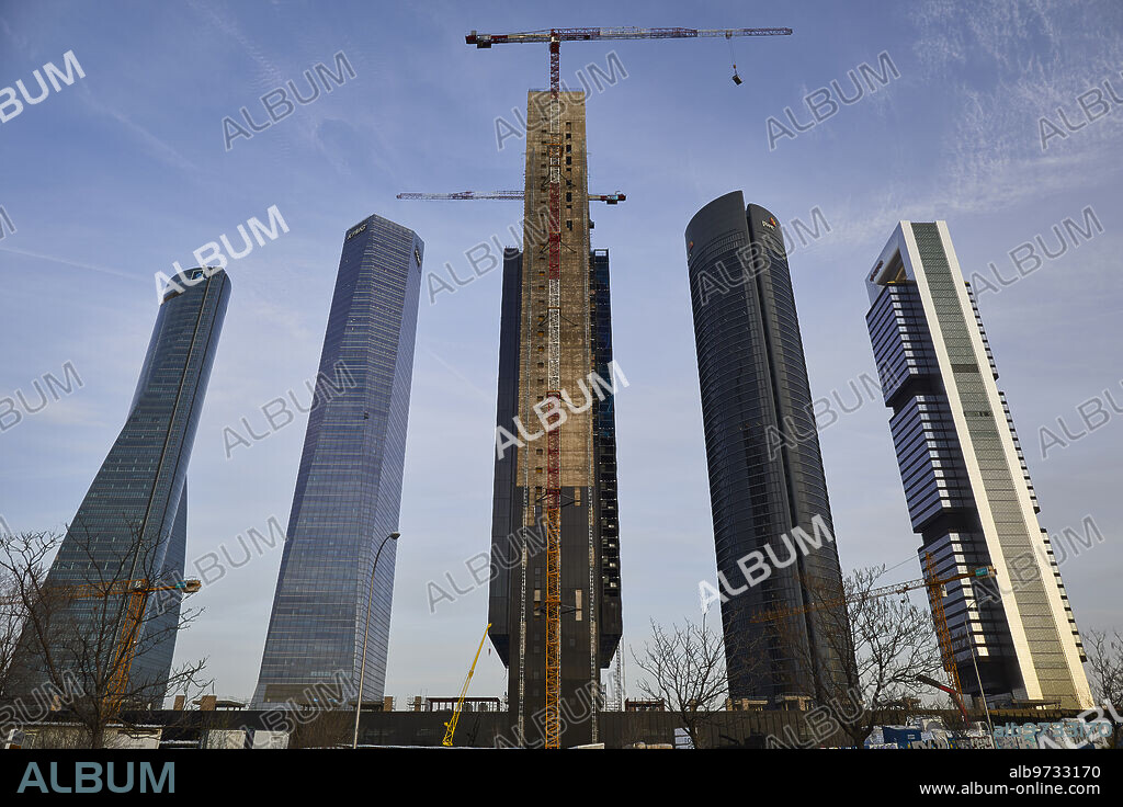 Madrid, 28/02/2020. Complejo Cuatro Torres del Paseo de la Castellana. La quinta Torre, Espacio Caleido, ha completado su altura cubriendo aguas. Foto: Guillermo Navarro. ARCHDC.