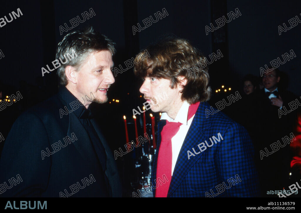 Helge Schneider (right) at the UFA Filmball in Neuss, Germany 1998. (original german headline: UFA Filmball 1998).
