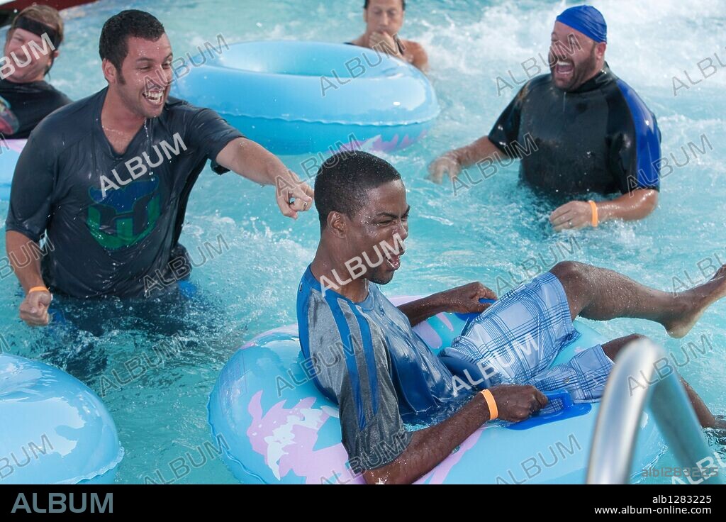 ADAM SANDLER, CHRIS ROCK, DAVID SPADE y KEVIN JAMES en NIÑOS GRANDES, 2010 (GROWN UPS), dirigida por DENNIS DUGAN. Copyright HAPPY MADISON PRODUCTIONS/RELATIVITY MEDIA.