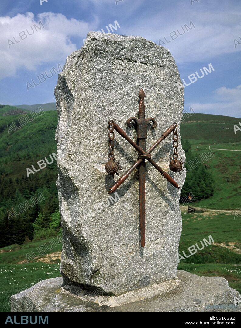 PUERTO IBAÑETA O DE RONCESVALLES-MONOLITO DE ROLDAN-.