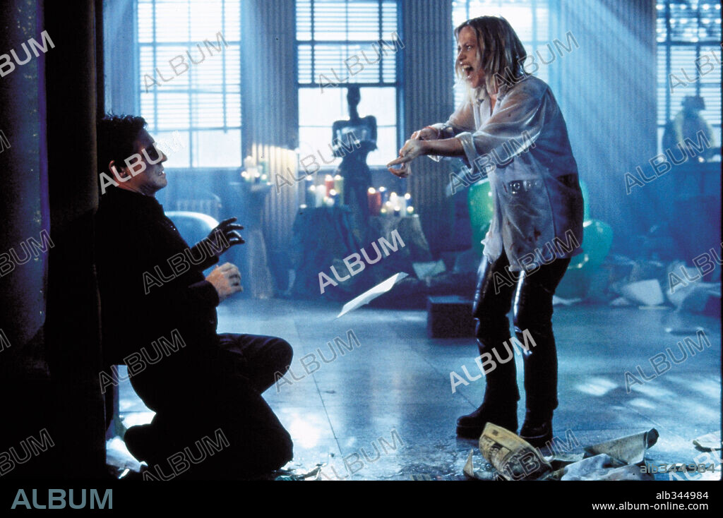 GABRIEL BYRNE und PATRICIA ARQUETTE in STIGMATA, 1999, unter der Regie von RUPERT WAINWRIGHT. Copyright M.G.M / FOREMAN, RICHARD.
