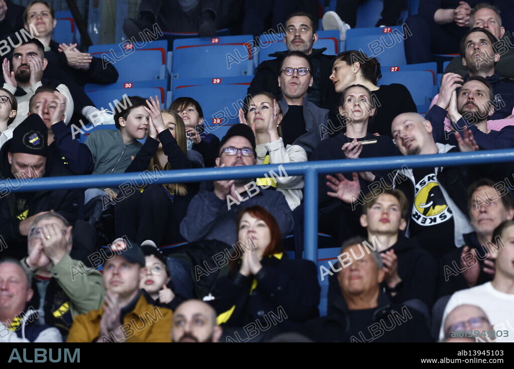 STOCKHOLM, SWEDEN 20250411. Prince Alexander, Prince Oscar, Prince Daniel and Crown Princess Victoria in the audience during the allsvenskan hockey match, semifinal 6 in the best of 7, between AIK and BIK Karlskoga at Hovet in Stockholm , Sweden April 11, 2025. Photo: Stefan Jerrevång / TT / Code 60460.