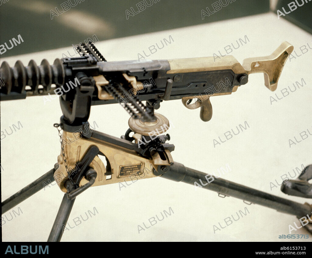 AMETRALLADORA HOTCHKISS DE 7 mm., MODELO 1922 FABRICADA EN OVIEDO, REGLAMENTARIA EN EL EJERCITO ESPAÑOL DE 1936.