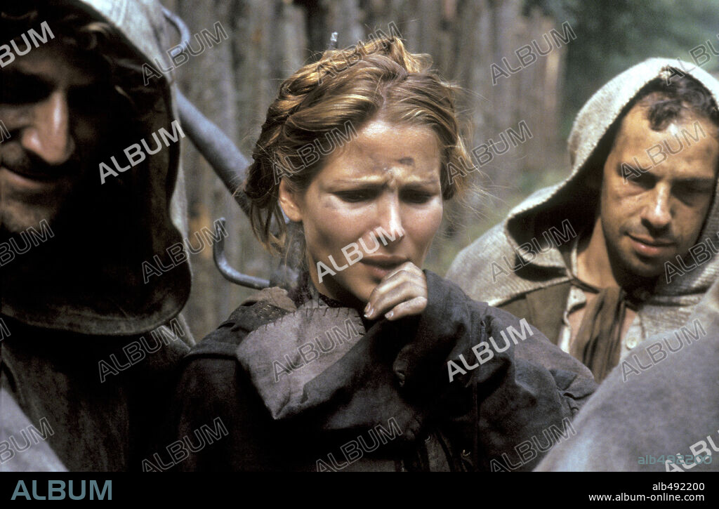 ELSA PATAKY en ROMASANTA, LA CAZA DE LA BESTIA, 2004, dirigida por PACO PLAZA. Copyright CASTELAO PRODICCIONES, S.A./FANTASTIC FACTORY (FILMAX).