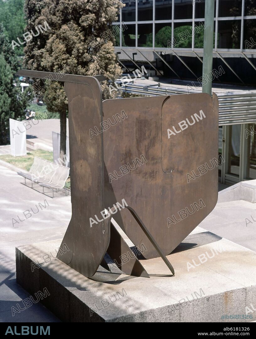 PABLO PALAZUELO. PROYECTO PARA UN MONUMENTO IV B - 1978 - ACERO - 210x188x215 (9).