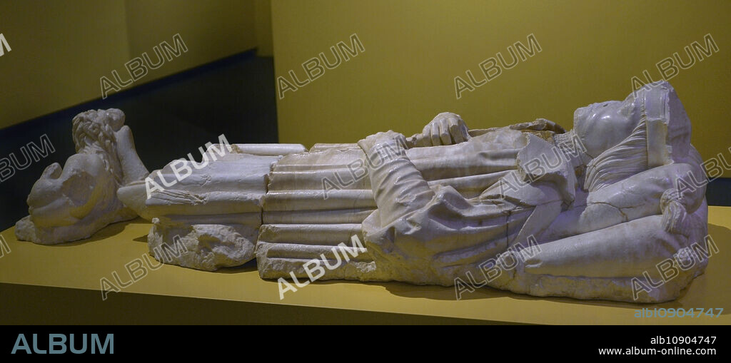 Diego López de Toledo (m. 1491). Regidor de la ciudad de Toledo y contador real, perteneciente a un importante linaje de judeoconversos. Fundó el convento de franciscanas de San Miguel de los Angeles en Toledo. Estatua yacente de Don Diego López de Toledo. Posiblemente realizado por un taller genovés durante la primera mitad del siglo XVI. Mármol tallado. Procedente del desparecido Monasterio de San Miguel de los Angeles, Toledo. Museo de Santa Cruz. Toledo. España.