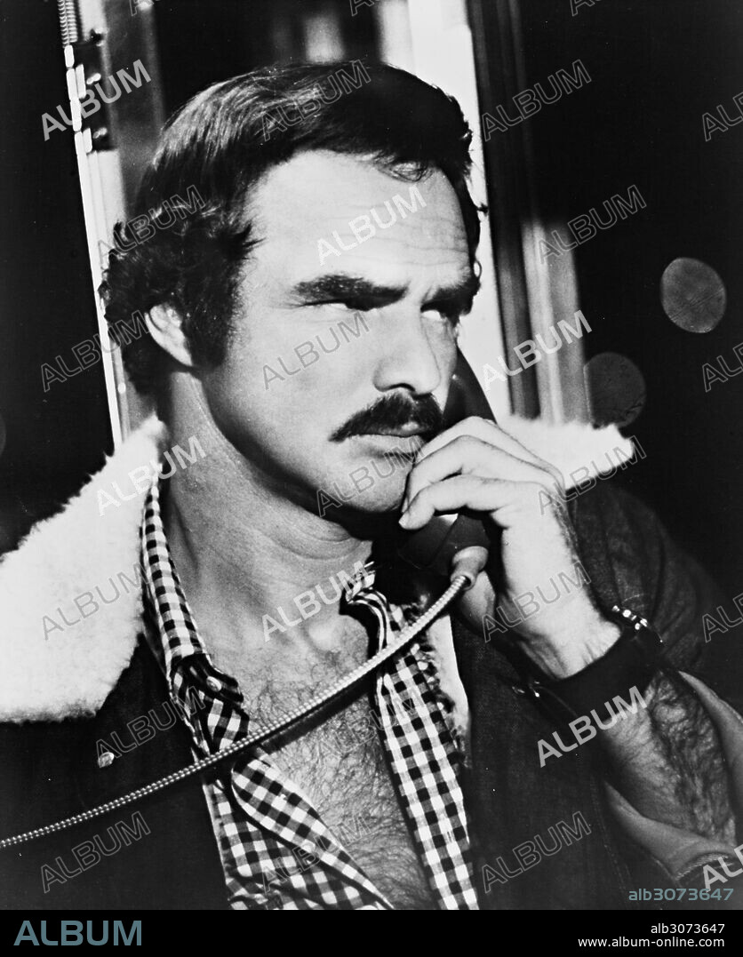 BURT REYNOLDS en GATOR EL CONFIDENTE, 1976 (GATOR), dirigida por BURT REYNOLDS. Copyright UNITED ARTISTS.
