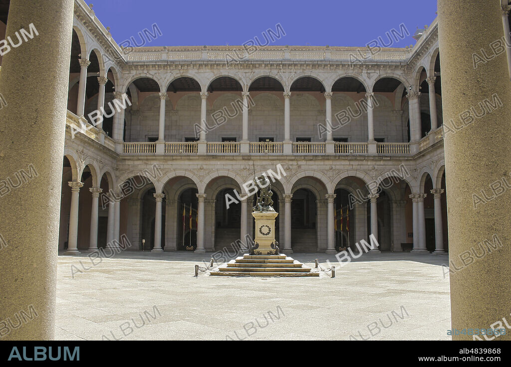 Toledo, Castilla-La Mancha, Spain, Europe. El Alcázar, Museo del Ejercito (Alcazar Fortress, Army Museum). The patio of Carlos V. The statue depicts Charles I of Spain. He was emperor of the Holy Roman Empire as Charles V from 1520 to 1558.