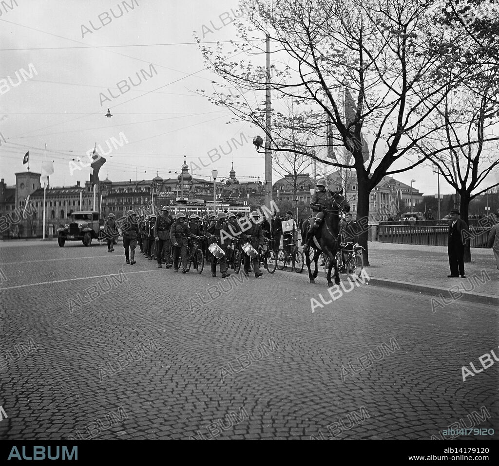 Preparations of the Sechselaeuten in Zurich, 1950.