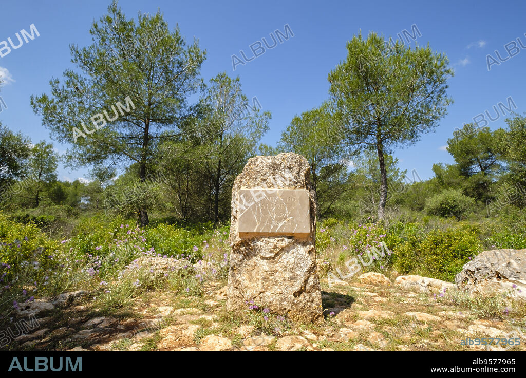 monument pointing to the central point of the island of mallorca, Sa Comuna, Lloret de Vistalegre, geographical center of the island of Mallorca, balearic islands, Spain.