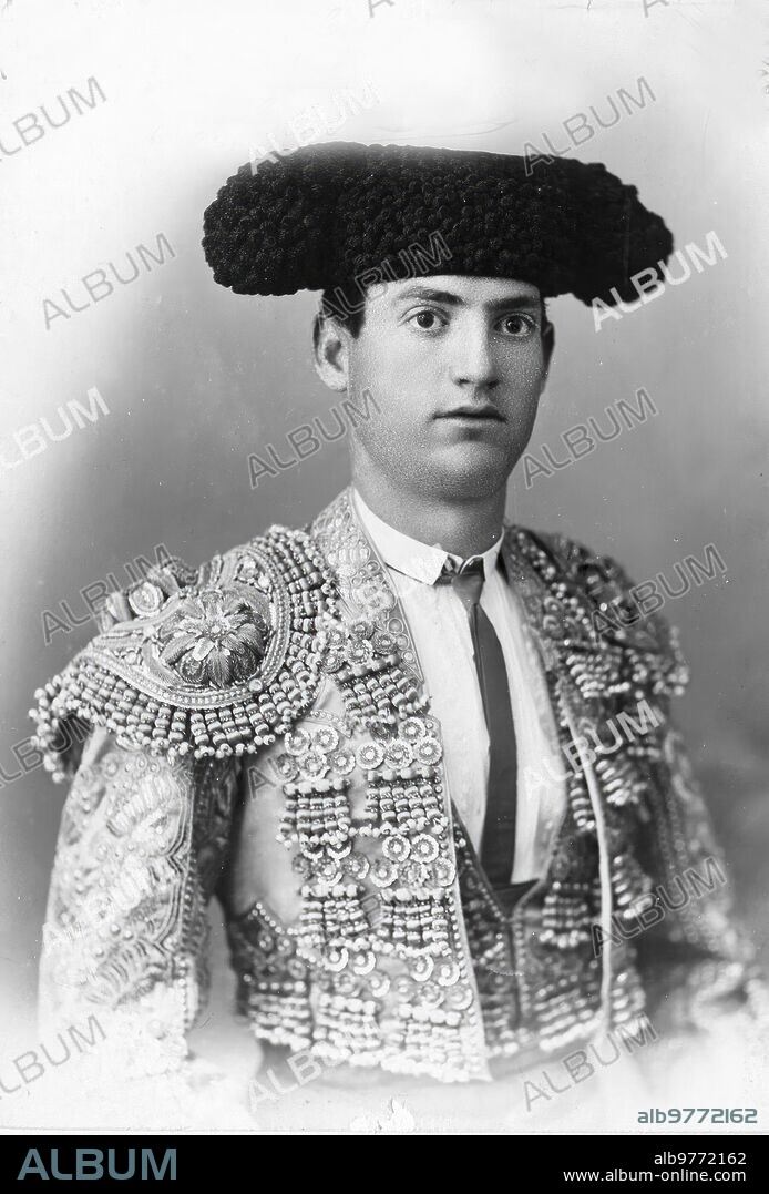 April 7, 1906. Madrid. Manuel Rodríguez, "Manolete" injured in the bullfight the day before yesterday. Photo: Pedro Calvet Autograph Dedication To Carlos Sopeña.