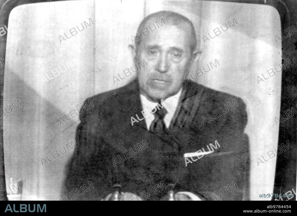 November 19, 1975. Carlos Arias from Navarre Gives the Spaniards the News of Franco's Death.