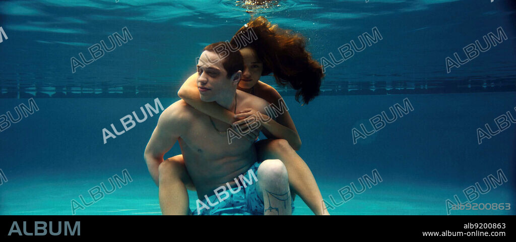 CHASE SUI WONDERS and PETE DAVIDSON in BODIES BODIES BODIES, 2022, directed by HALINA REIJN. Copyright A24.