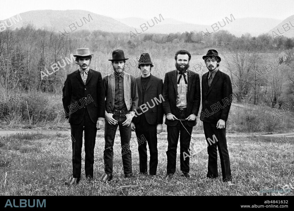 GARTH HUDSON, LEVON HELM, RICHARD MANUEL, RICK DANKO and ROBBIE ROBERTSON in ONCE WERE BROTHERS: ROBBIE ROBERTSON AND THE BAND, 2019, directed by DANIEL ROHER. Copyright SHED/BELL MEDIA STUDIOS/IMAGINE DOCUMENTARIES/POLYGRAM ENT / LANDY, ELLIOT.