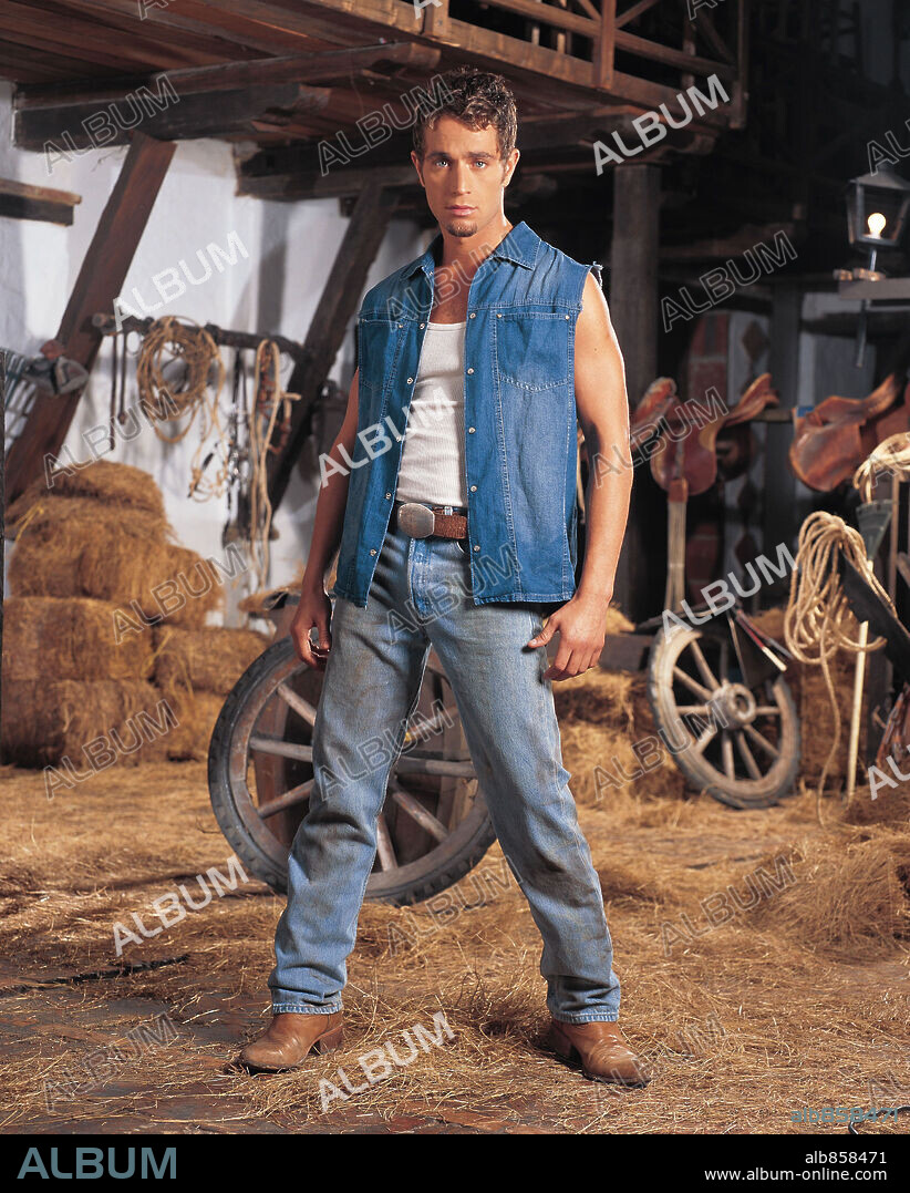 MICHEL BROWN in PASION DE GAVILANES, 2003 (PASION DE GAVILANES-TV), directed by RODRIGO TRIANA. Copyright RTI TELEVISION.