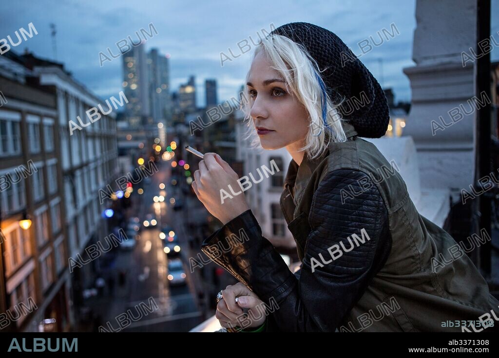TUPPENCE MIDDLETON in SENSE8, 2015, directed by ANDY WACHOWSKI and LANA WACHOWSKI. Copyright NETFLIX.